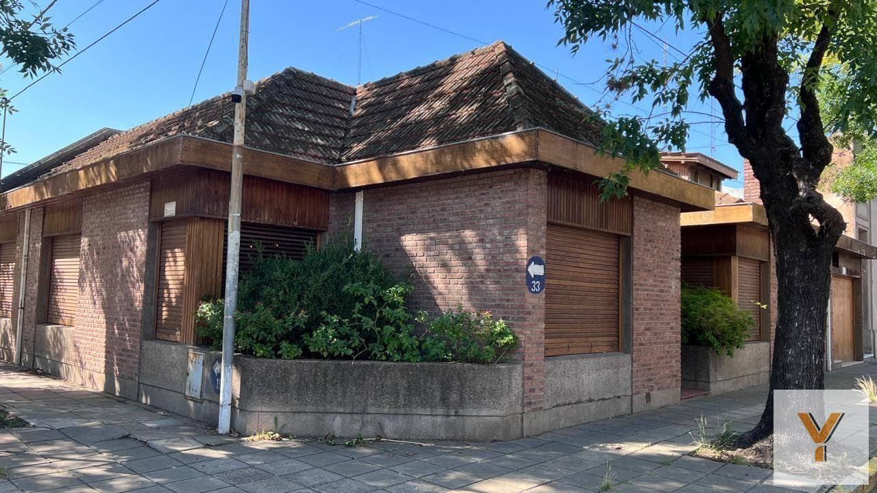 House for Sale - 4 Bedrooms, 4 Bathrooms - 250 m² - Mercedes