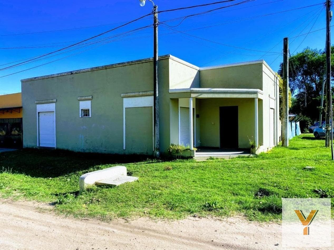 House for Sale - 2 Bedrooms, 1 Bathroom - 304 m² - Saladillo