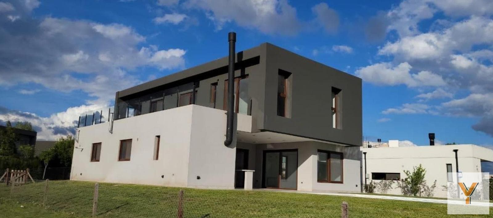 House for Sale - 5 Bedrooms, 2 Bathrooms - Tristán Suarez