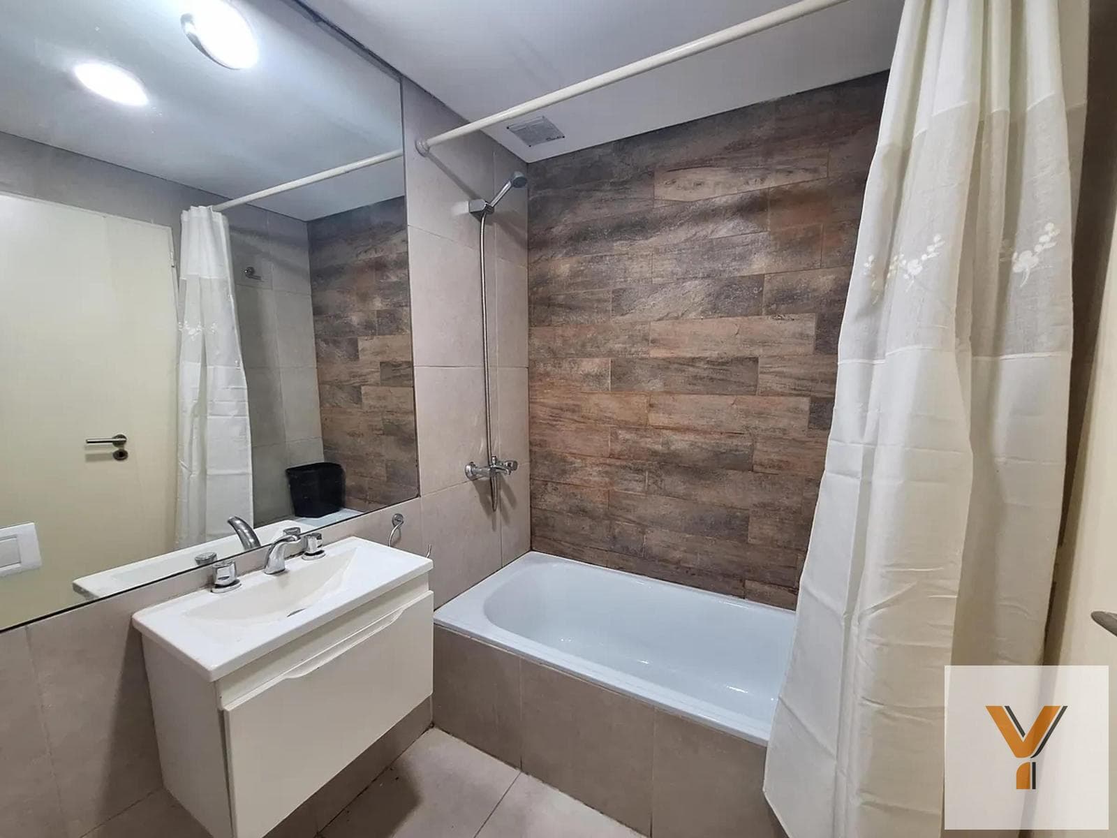 Apartment for Sale - 1 Bedroom, 1 Bathroom - Flores