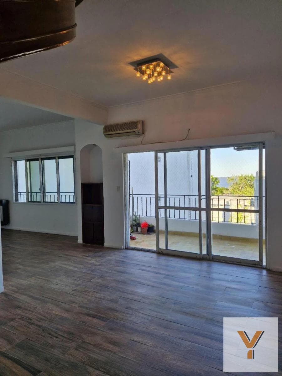 Duplex for Sale - 4 Bedrooms, 3 Bathrooms - Vicente López