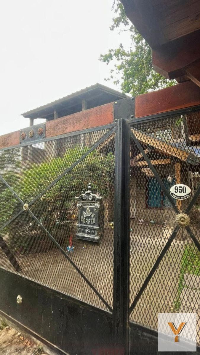 House for Sale - 3 Bedrooms, 2 Bathrooms - Merlo