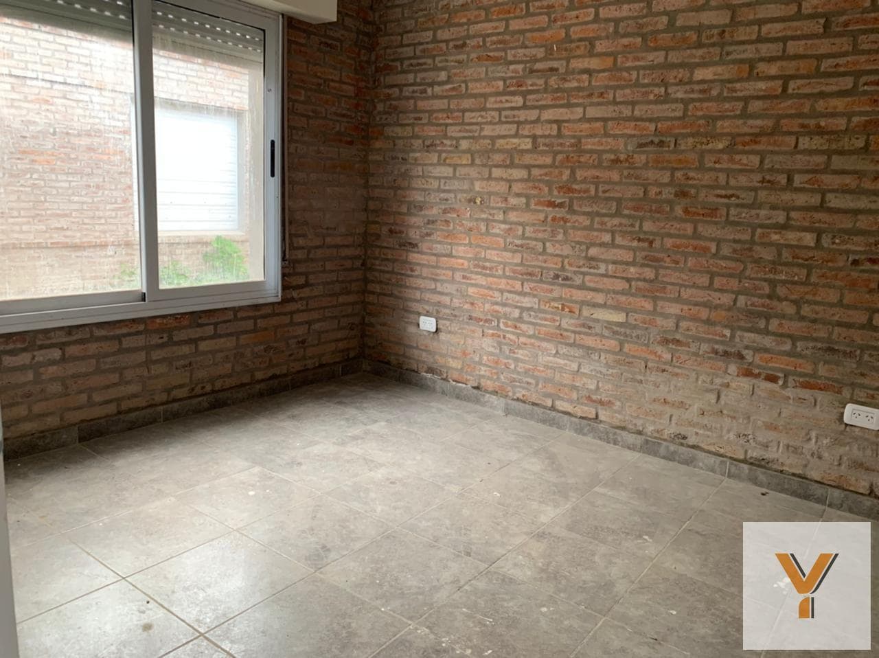 Apartment for Sale - 1 Bedroom, 1 Bathroom - 42 m² - Mercedes