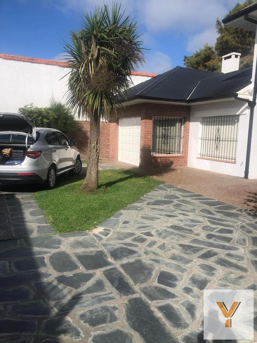 Duplex for Sale - 3 Bedrooms, 2 Bathrooms - Miramar
