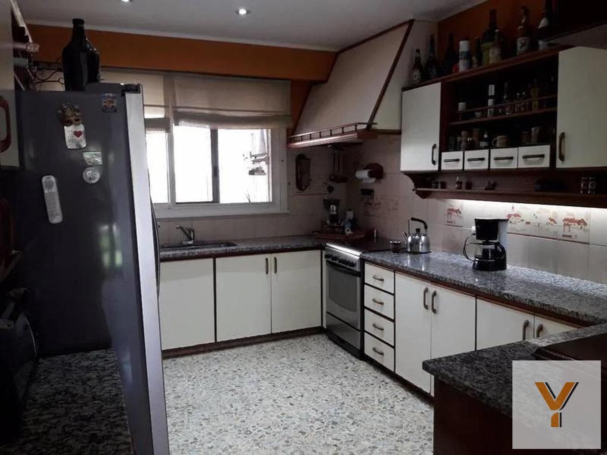 House for Sale - 4 Bedrooms, 2 Bathrooms - 569 m² - Quilmes