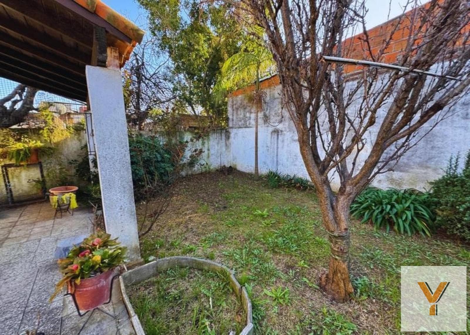 Multi-Family Home for Sale - 3 Houses - El Palomar