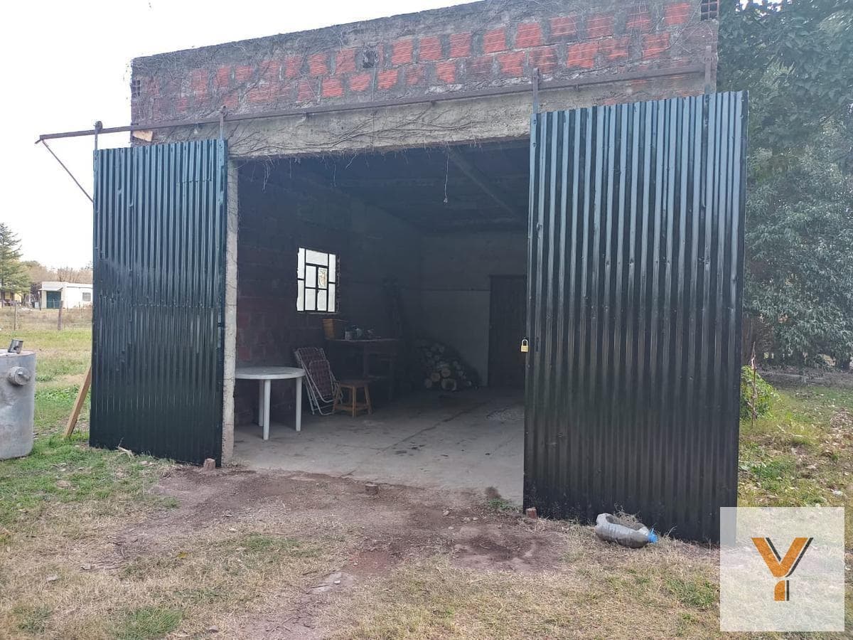 House for Sale - 3 Bedrooms, 1 Bathroom - Carmen de Areco