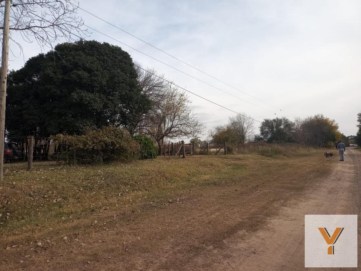 House for Sale - 3 Bedrooms, 1 Bathroom - Carmen de Areco