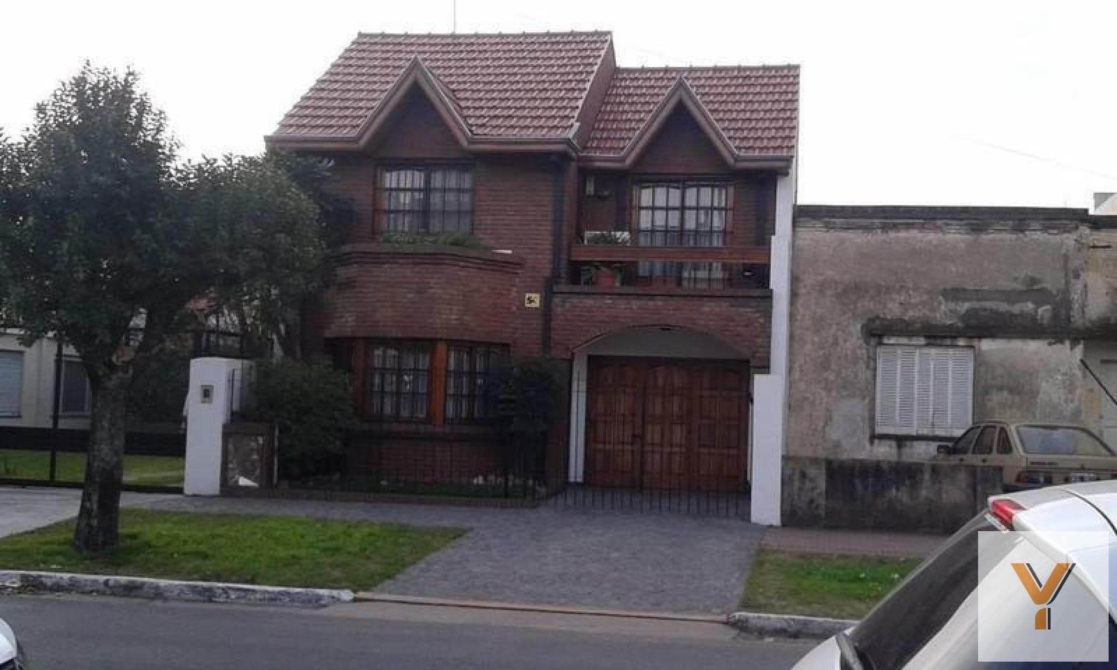 House for Sale - 3 Bedrooms, 3 Bathrooms - Quilmes