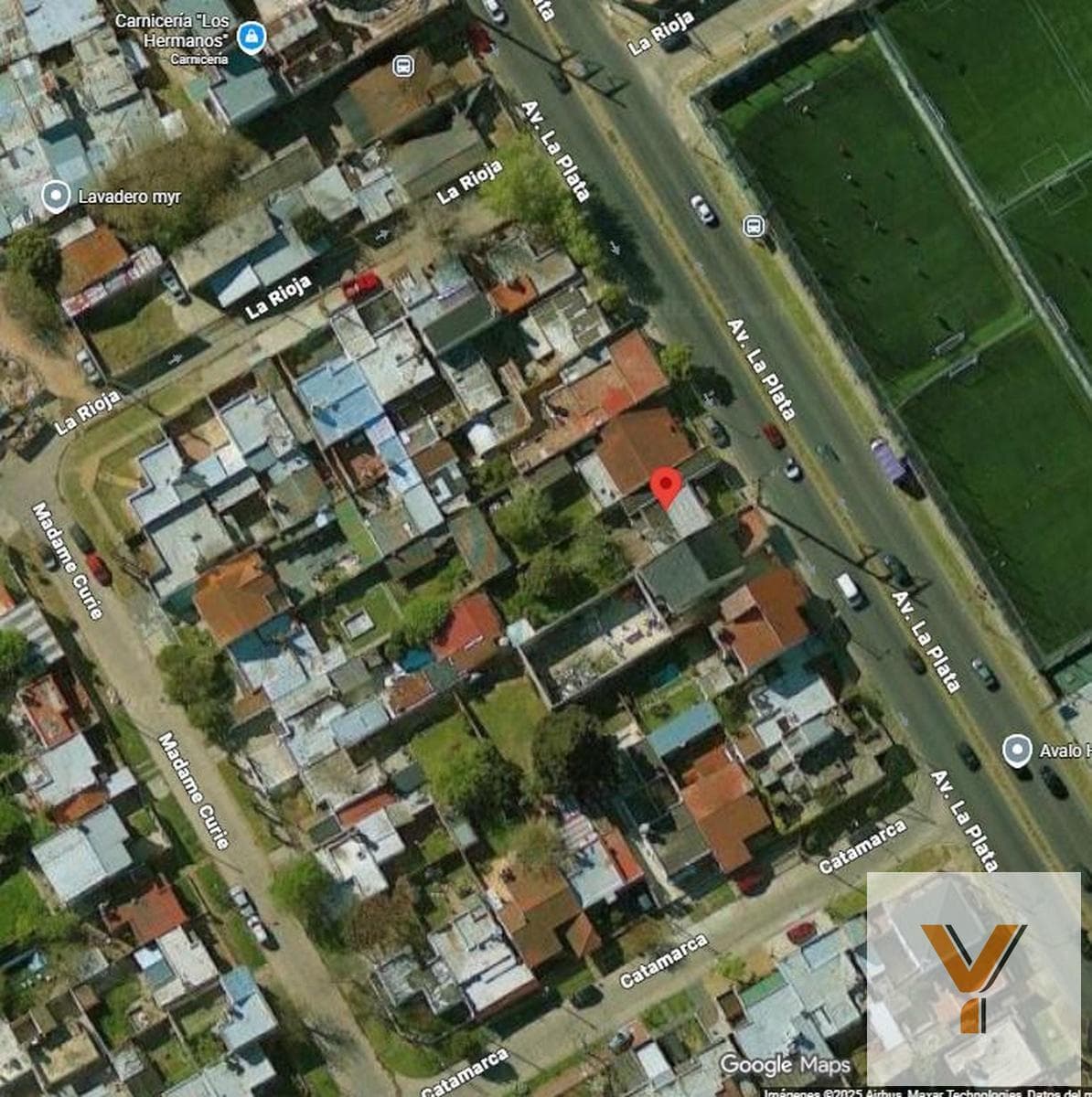 House for Sale - 3 Bedrooms, 2 Bathrooms - 370 m² - Quilmes
