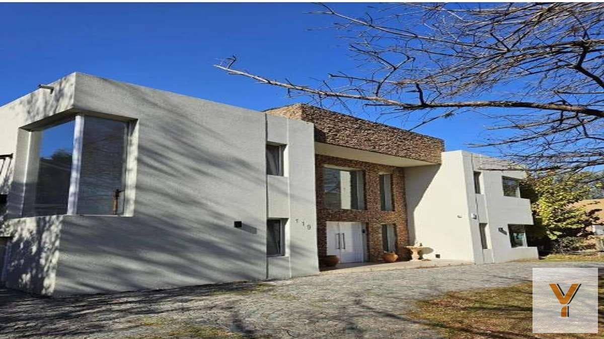 House for Sale - 5 Bedrooms, 3 Bathrooms - Pilar