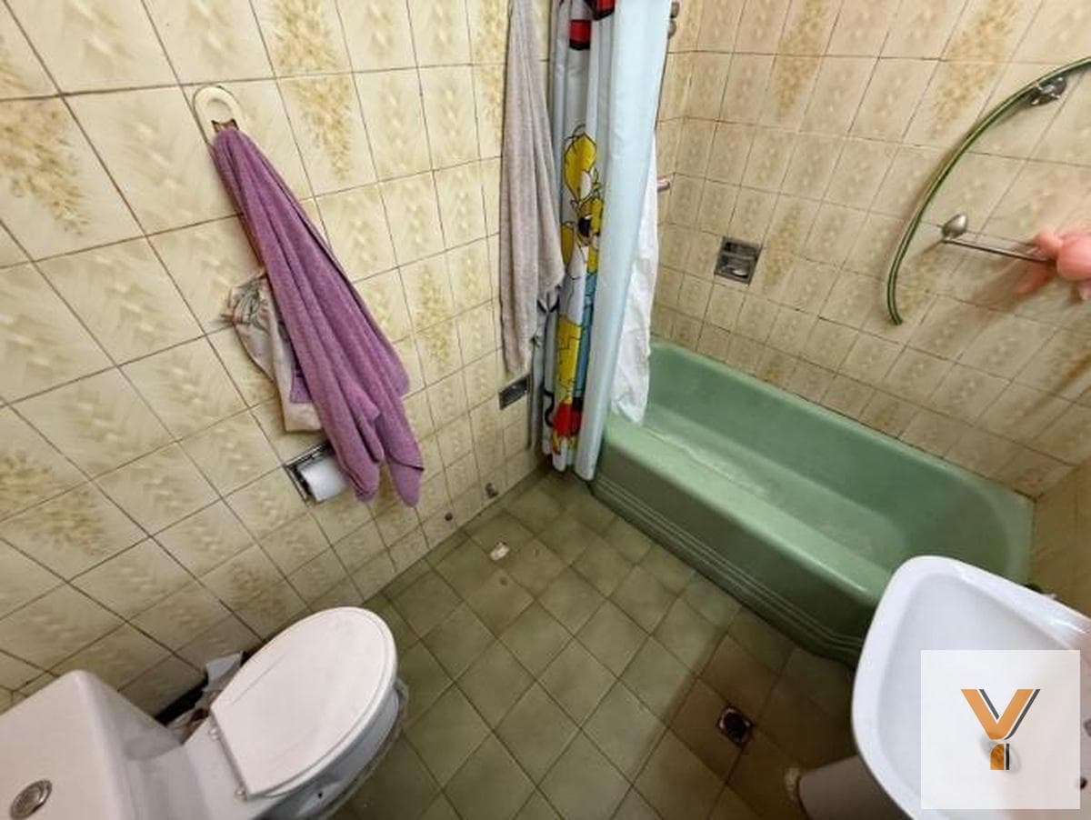 Multifamily home for sale - 201 square meters - Bernal