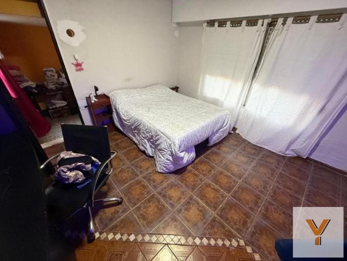Multifamily home for sale - 201 square meters - Bernal