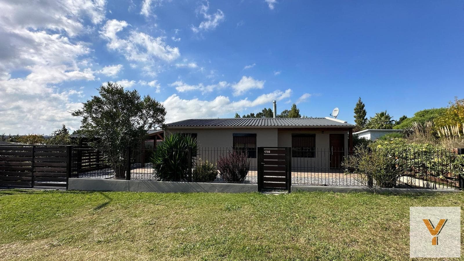 House for Sale - 3 Bedrooms, 2 Bathrooms - Uruguay