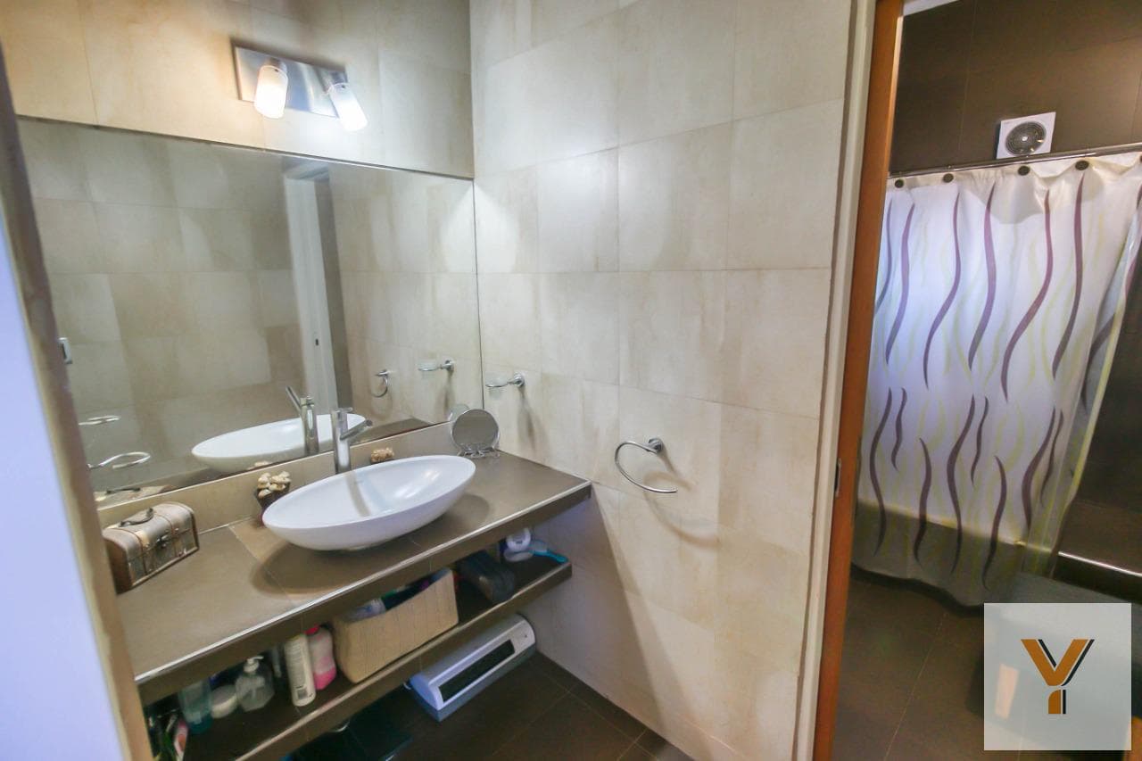 House for sale - 3 bedrooms, 3 bathrooms - 2 parking spaces - 250 m² - City Bell, La Plata