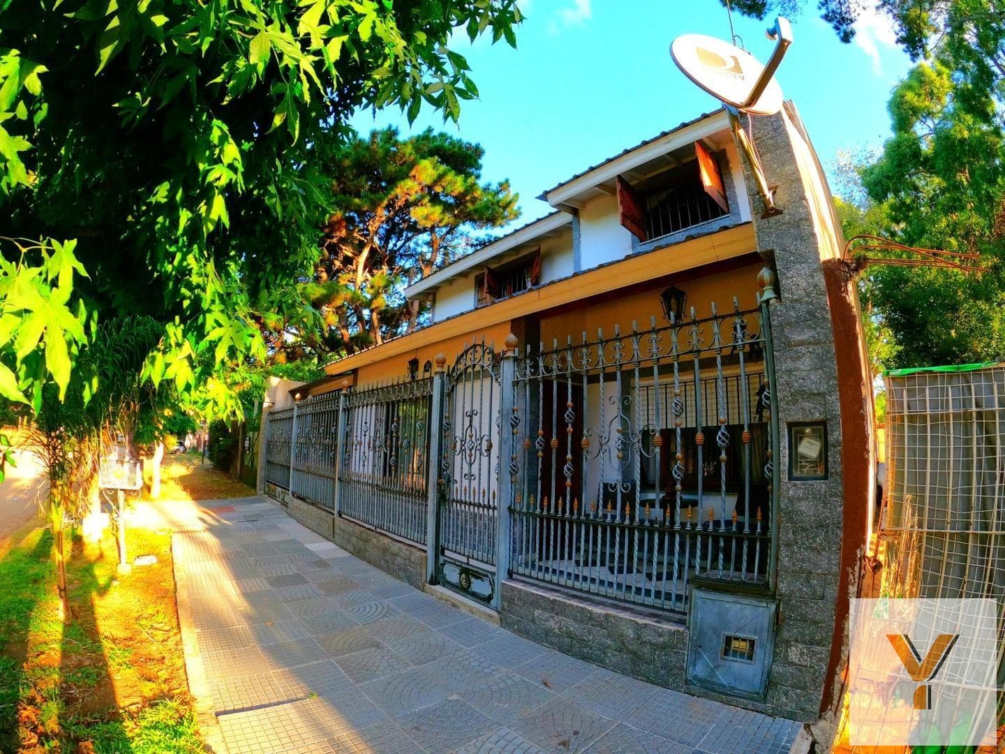 House for Sale - 4 Bedrooms, 3 Bathrooms - 220 m² - San Bernardo del Tuyu
