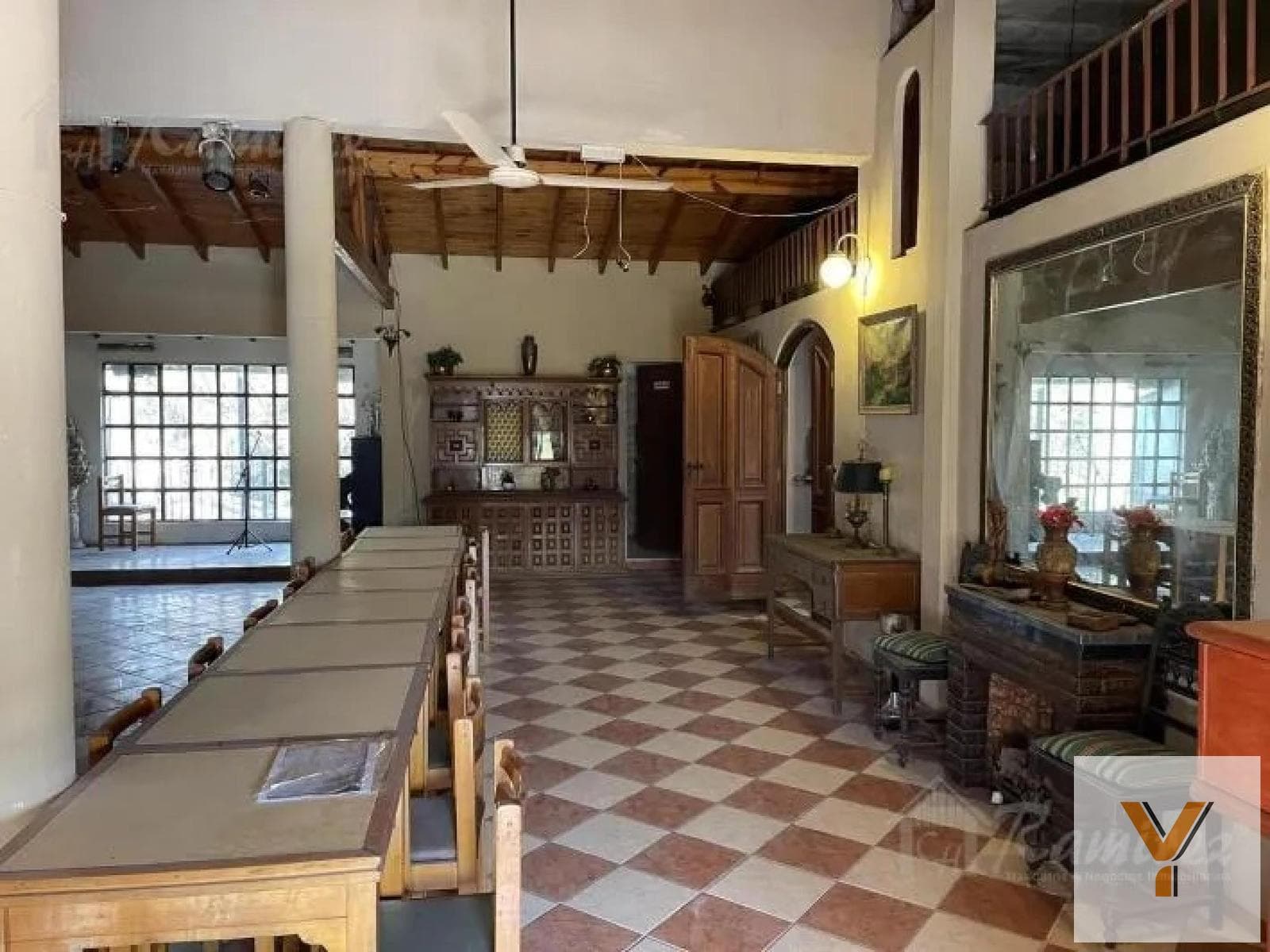 House for Sale - 5 Bedrooms, 4 Bathrooms - Moreno