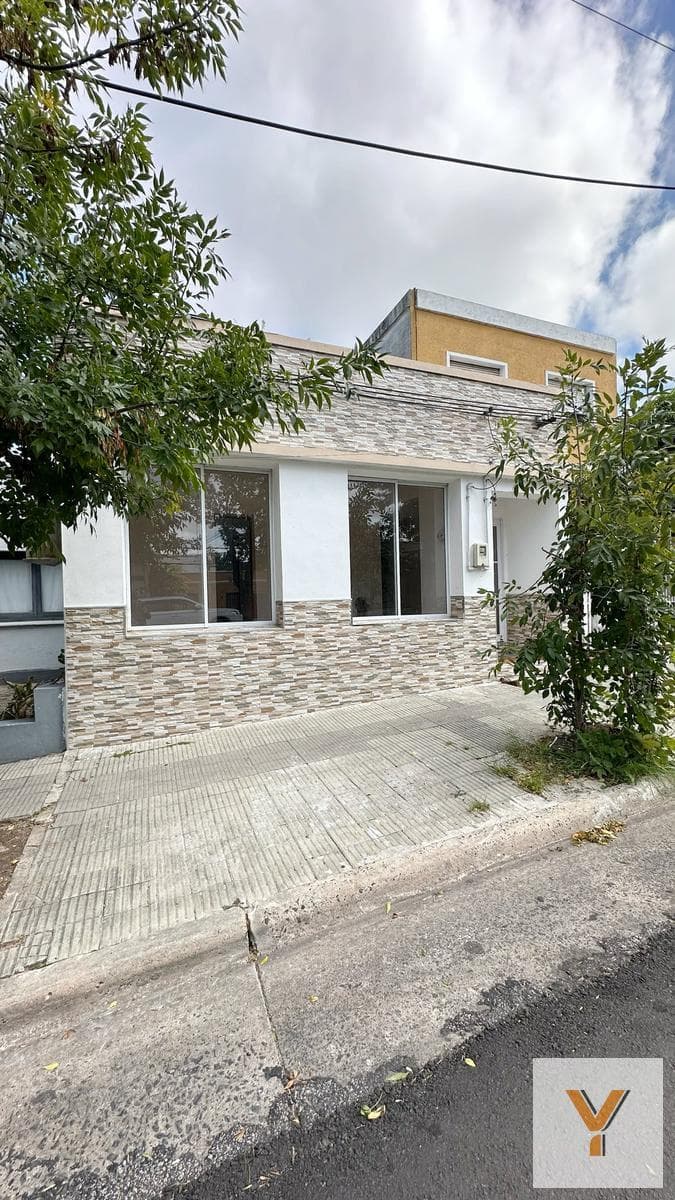 House for Sale - 3 Bedrooms, 2 Bathrooms - 262 m² - Uruguay