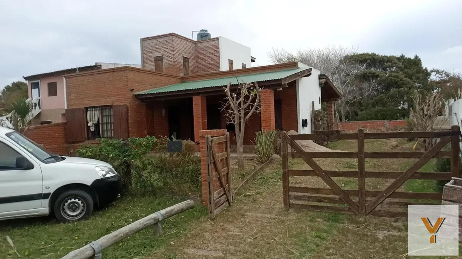 House for Sale - 4 Bedrooms, 2 Bathrooms - Las Toninas