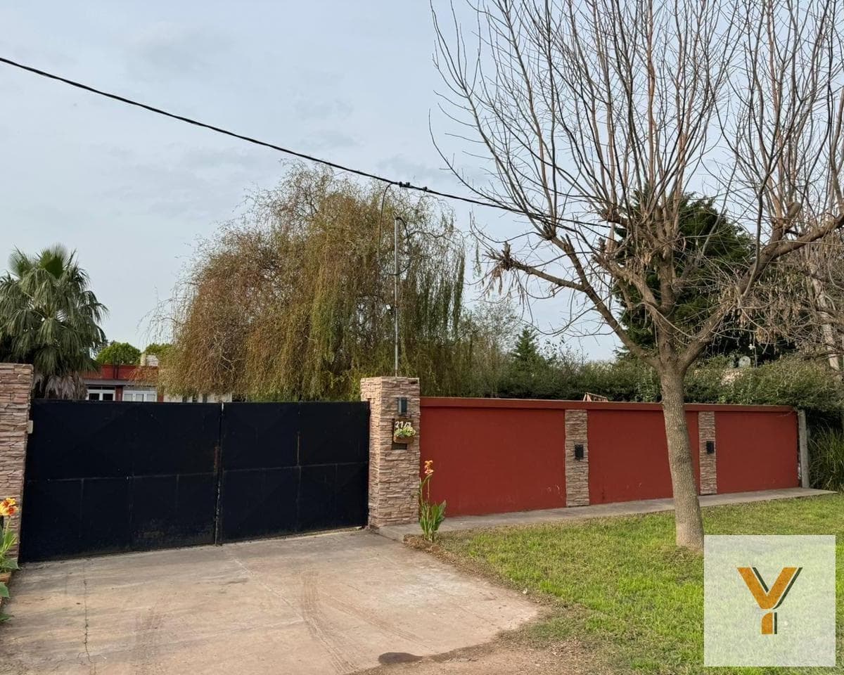 House for Sale - 3 Bedrooms, 2 Bathrooms - 705 m² - Chivilcoy
