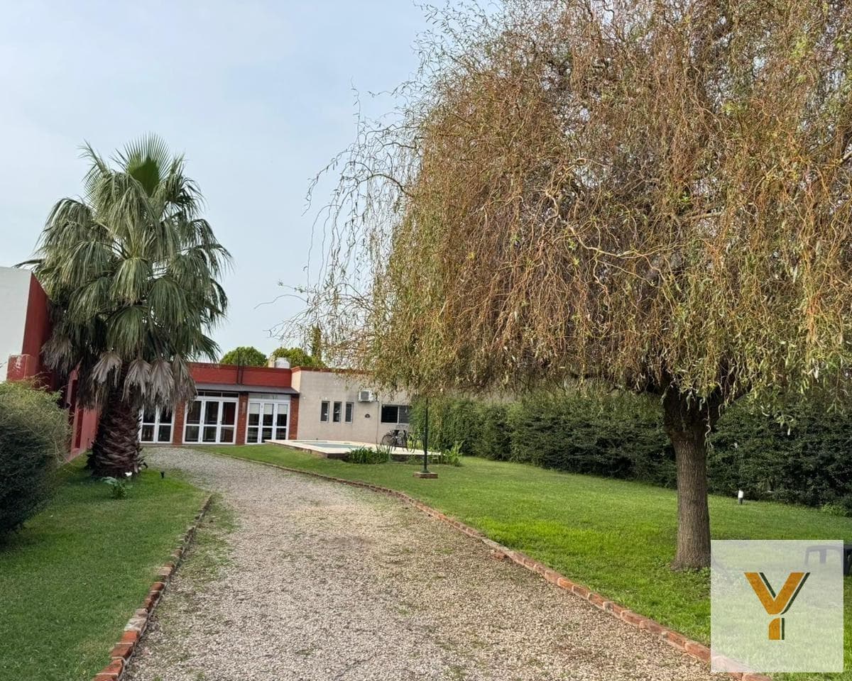 House for Sale - 3 Bedrooms, 2 Bathrooms - 705 m² - Chivilcoy