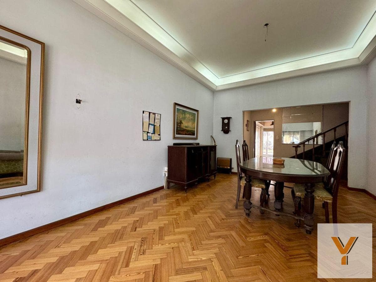 House for Sale: 4 Bedrooms, 4 Bathrooms - 535 m² - Chivilcoy