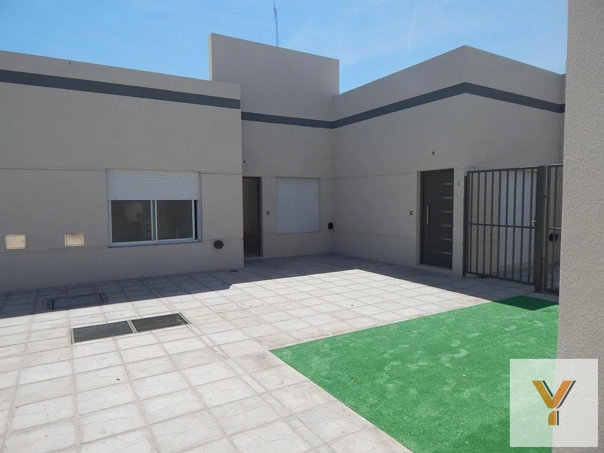 House for Sale - 2 Bedrooms, 1 Bathroom - 80 m² - Chivilcoy