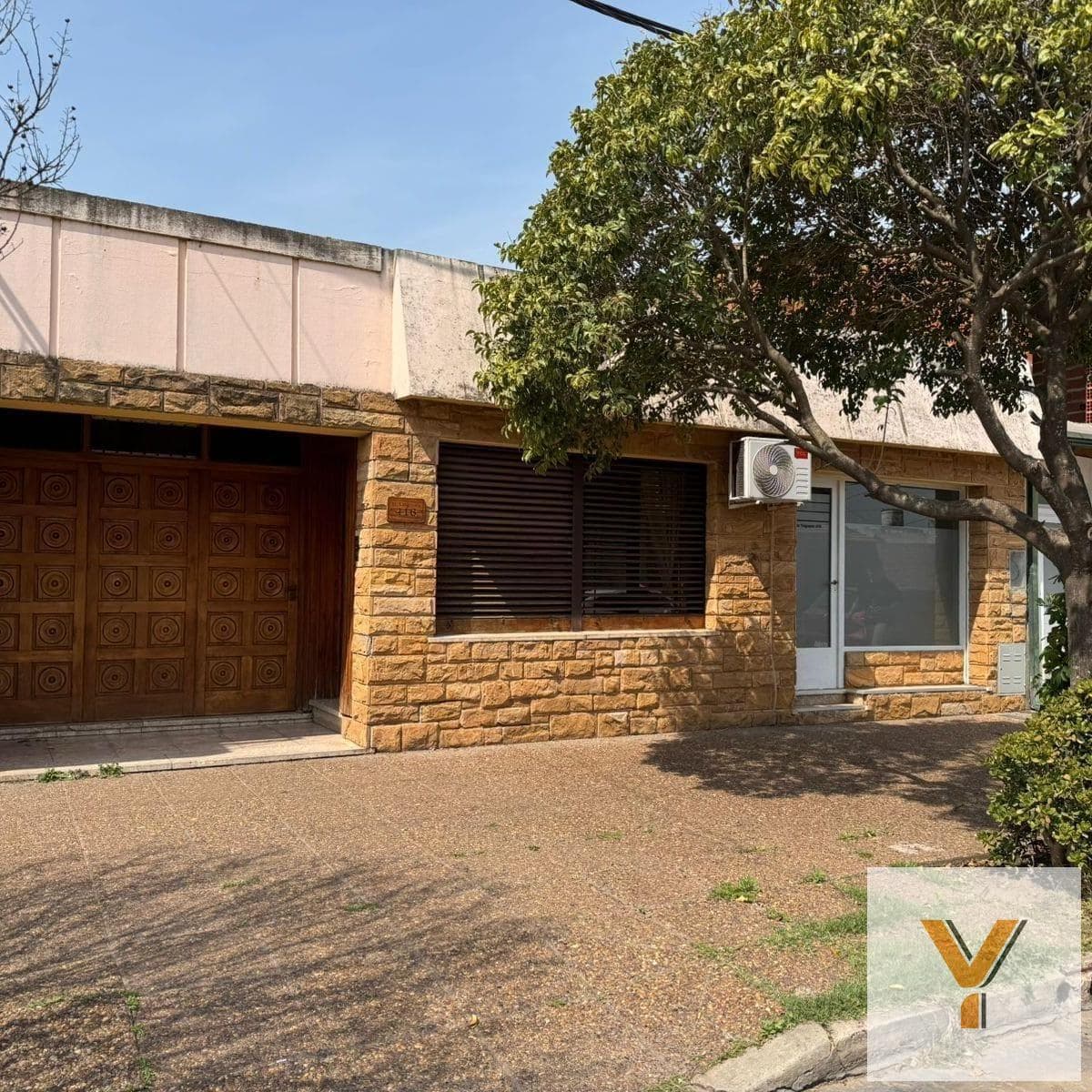 House for Sale - 3 Bedrooms, 2 Bathrooms - 242 m² - Chivilcoy