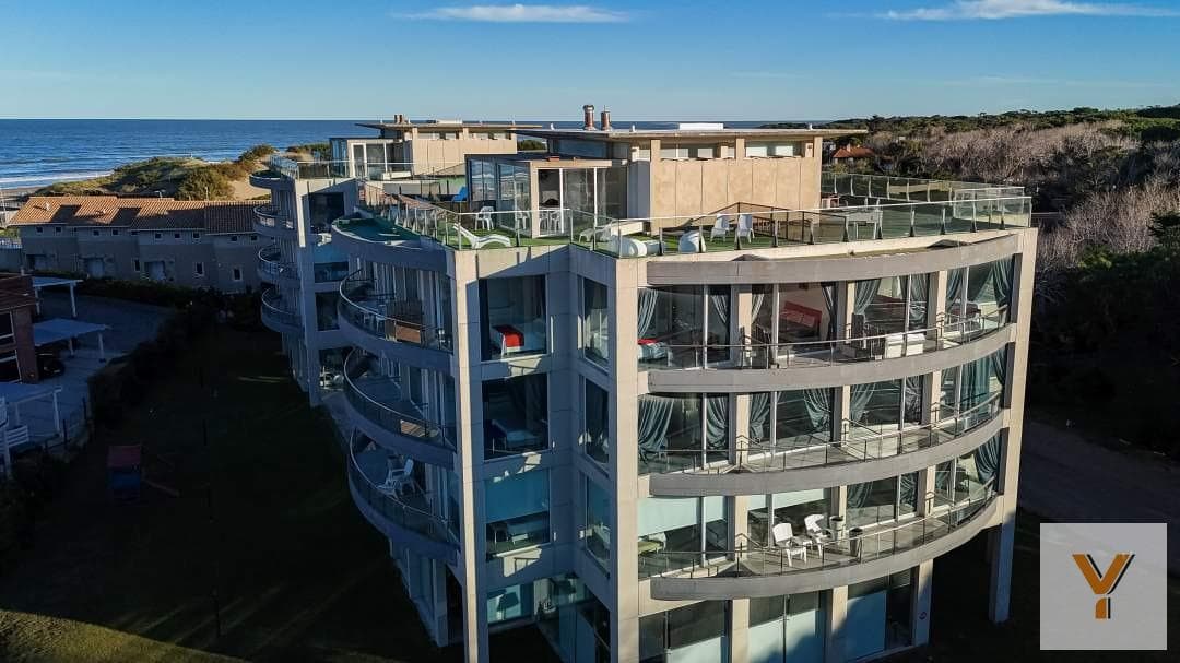 Apartment for Sale - 2 Bedrooms, 1 Bathroom - 200 m² - Carilo
