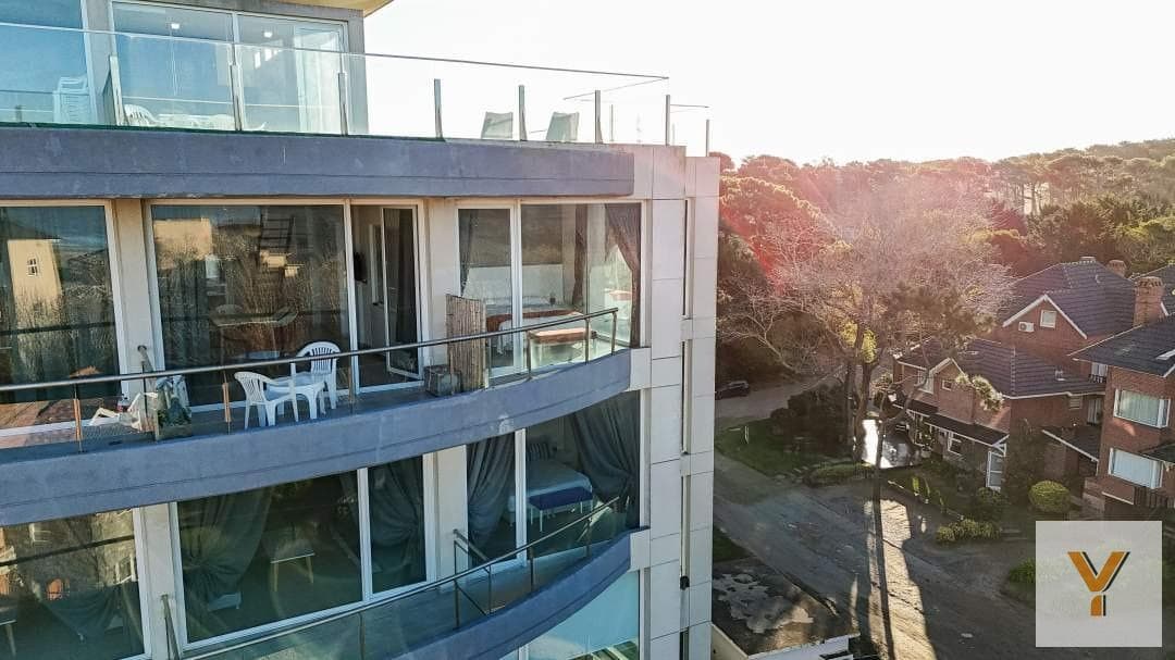 Apartment for Sale - 2 Bedrooms, 1 Bathroom - 200 m² - Carilo