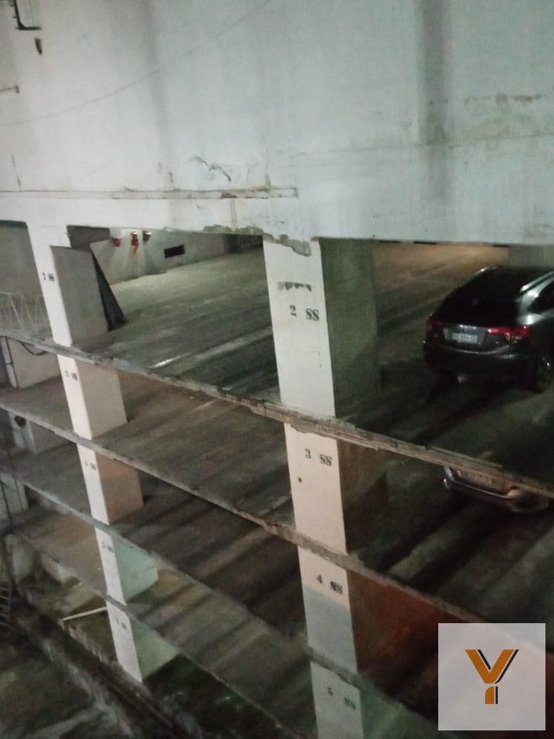 Garage for sale - 13 square meters - Monserrat