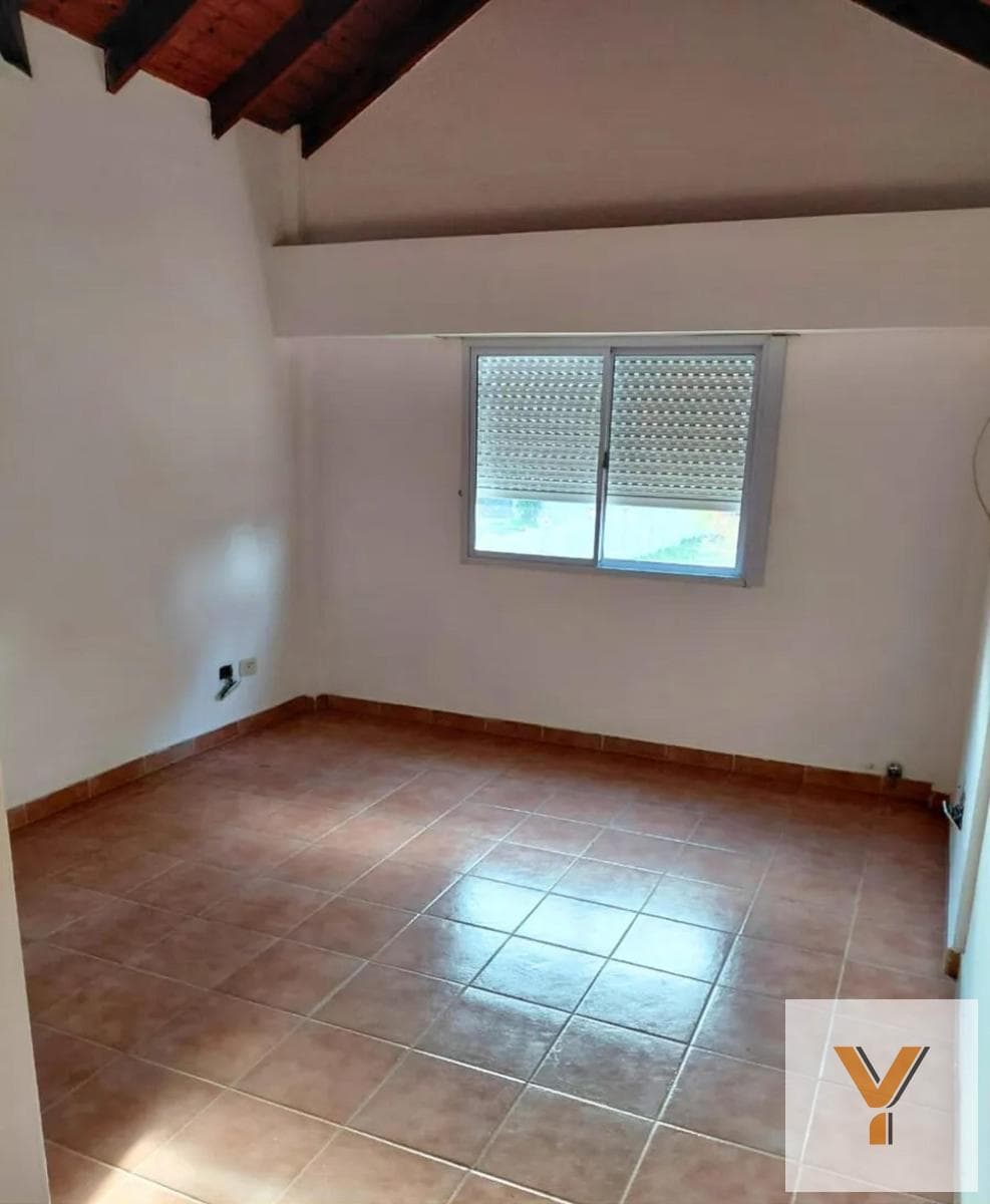 House for Sale - 4 Bedrooms, 3 Bathrooms - Moreno