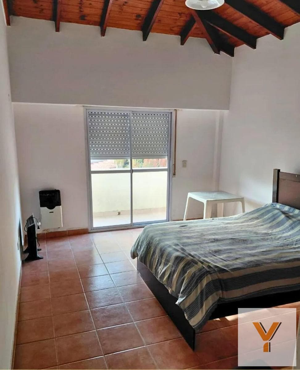 House for Sale - 4 Bedrooms, 3 Bathrooms - Moreno