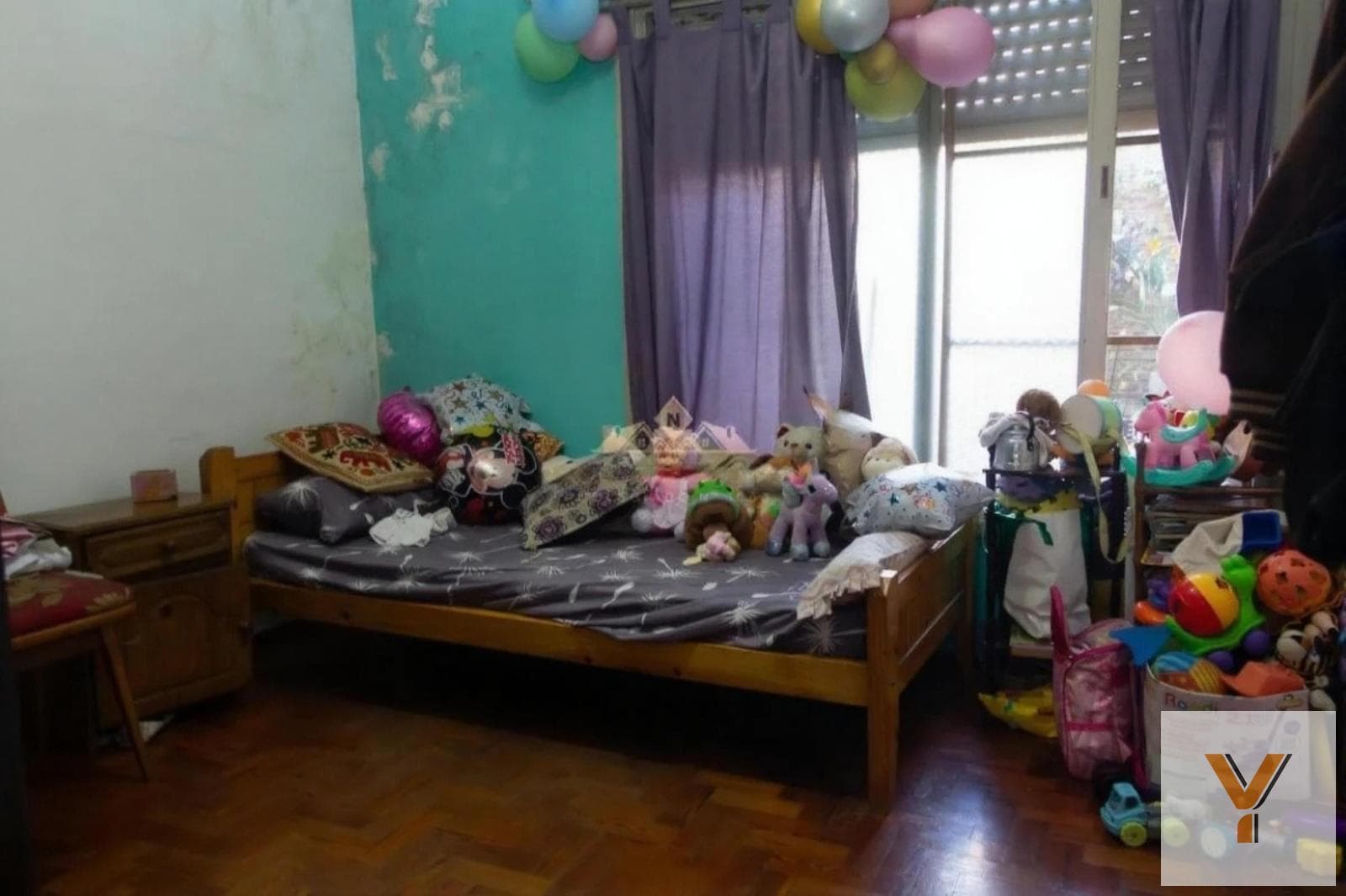 Multifamily Home for Sale - 2 Bedrooms, 1 Bathroom - Caseros