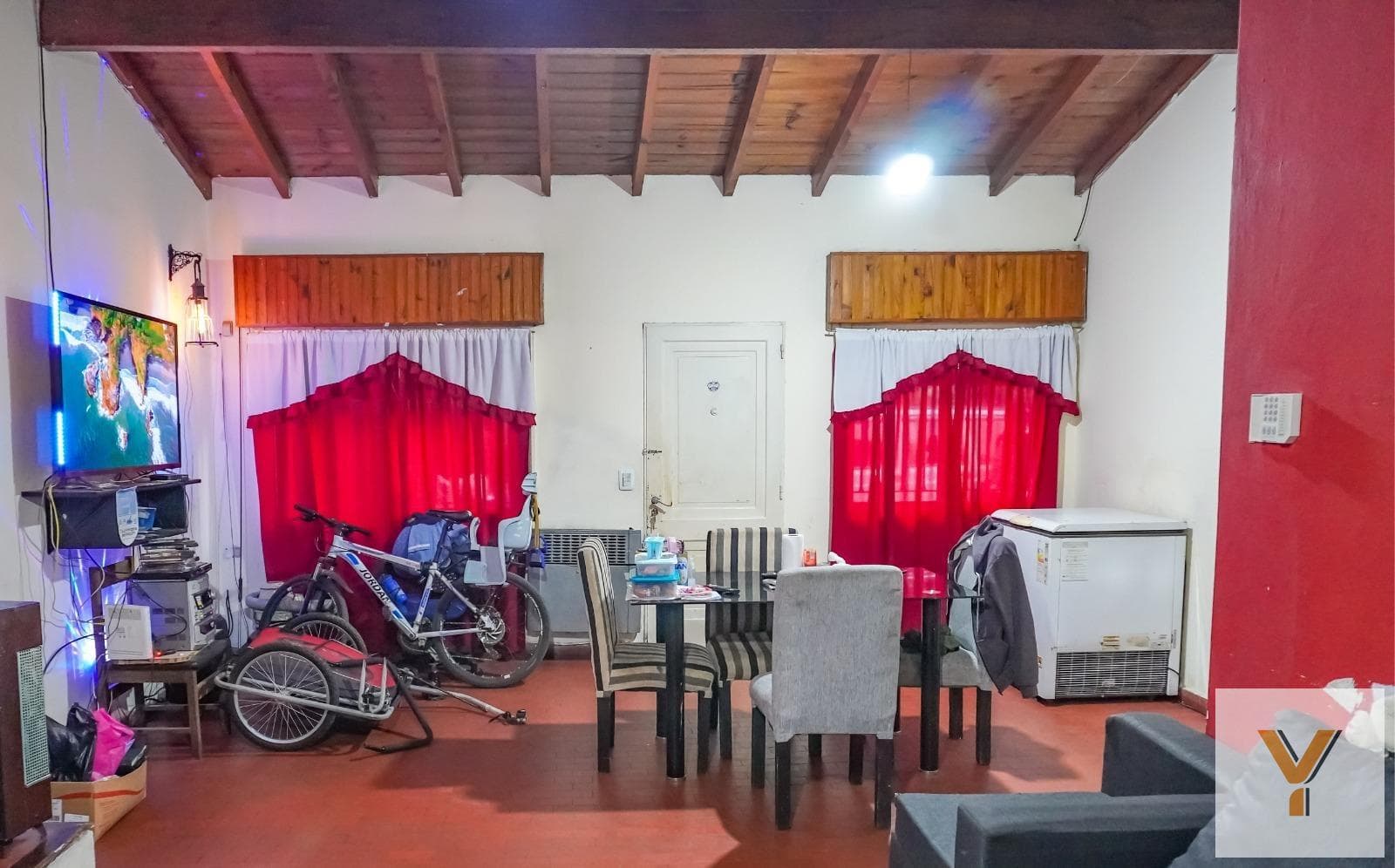 House for Sale - 2 Bedrooms, 2 Bathrooms - Moreno