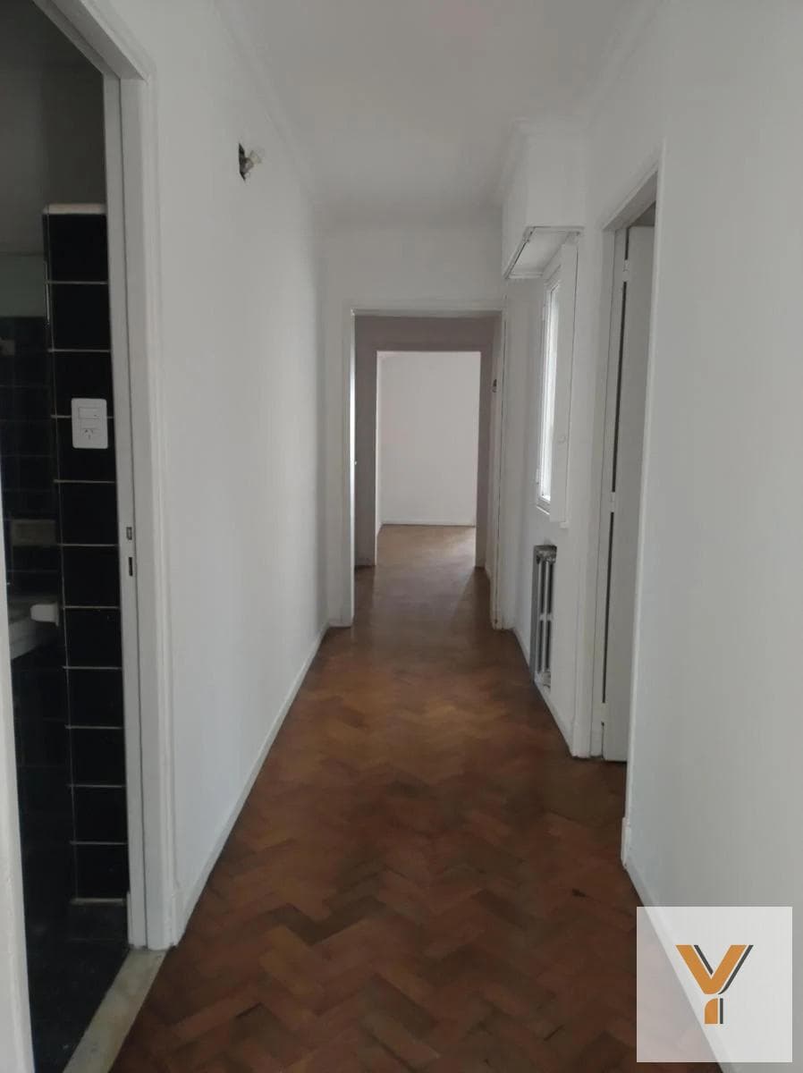 Apartment for Sale - 3 Bedrooms, 2 Bathrooms - Flores