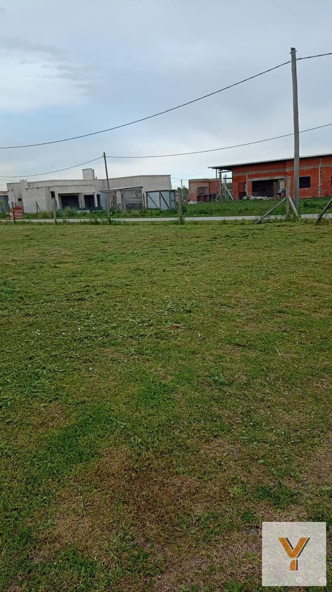 Land for Sale - 600 m² - Arana