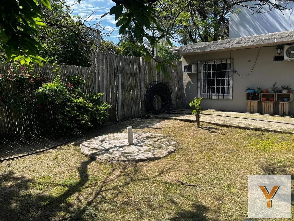 House for Sale - 5 Bedrooms, 3 Bathrooms - Gonzalez Catan