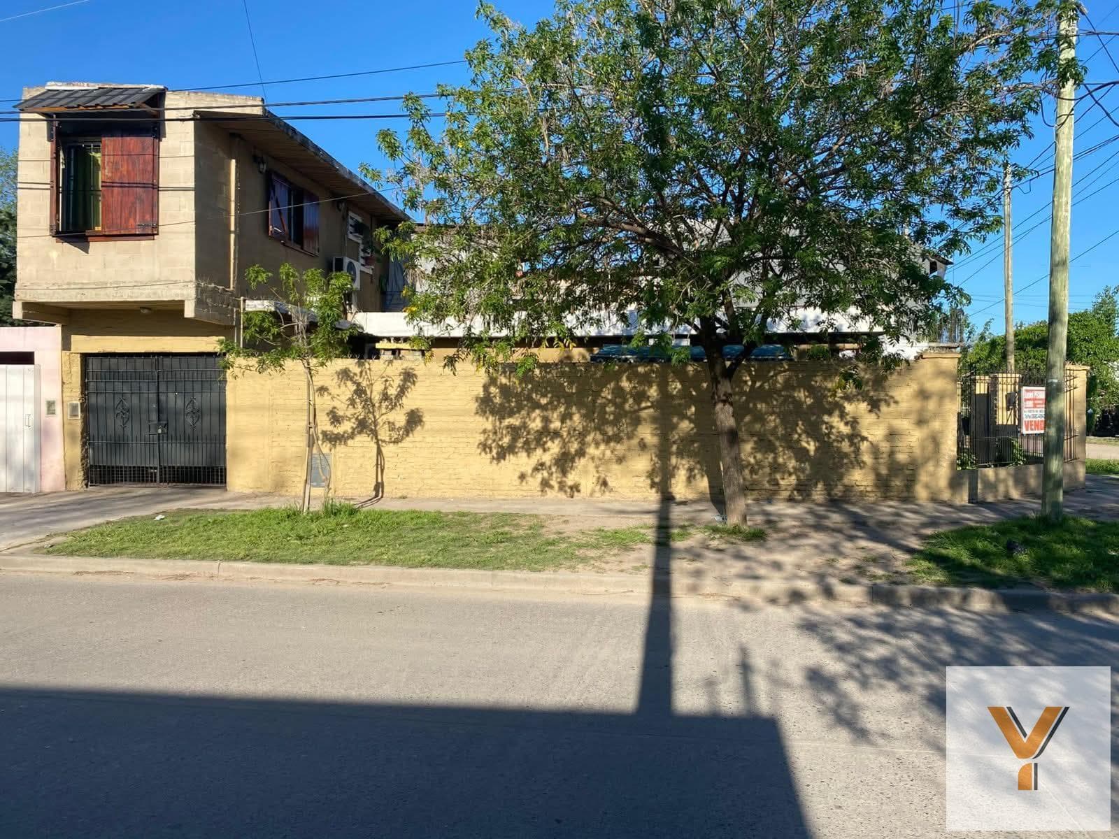 House for Sale - 4 Bedrooms, 2 Bathrooms - Merlo