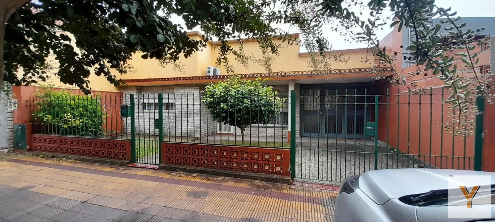 House for Sale - 3 Bedrooms, 1 Bathroom - La Plata