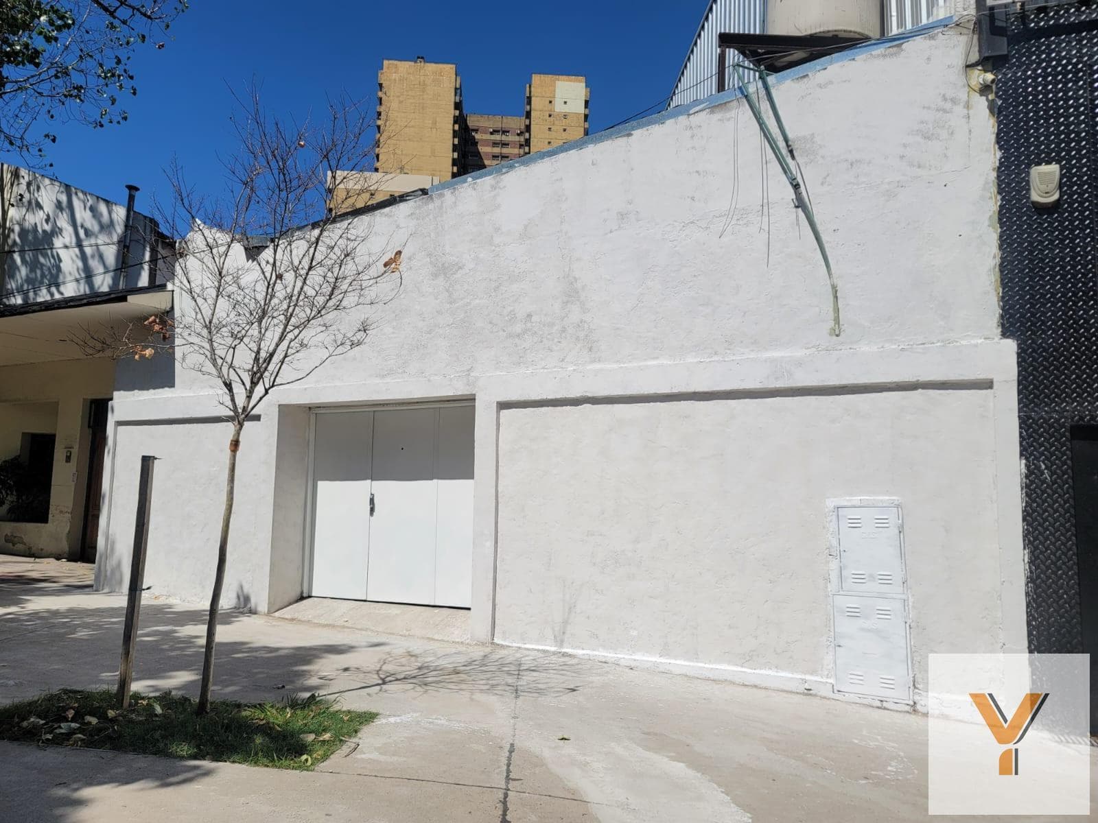 Warehouse for sale - 200 meters - Villa Luro.