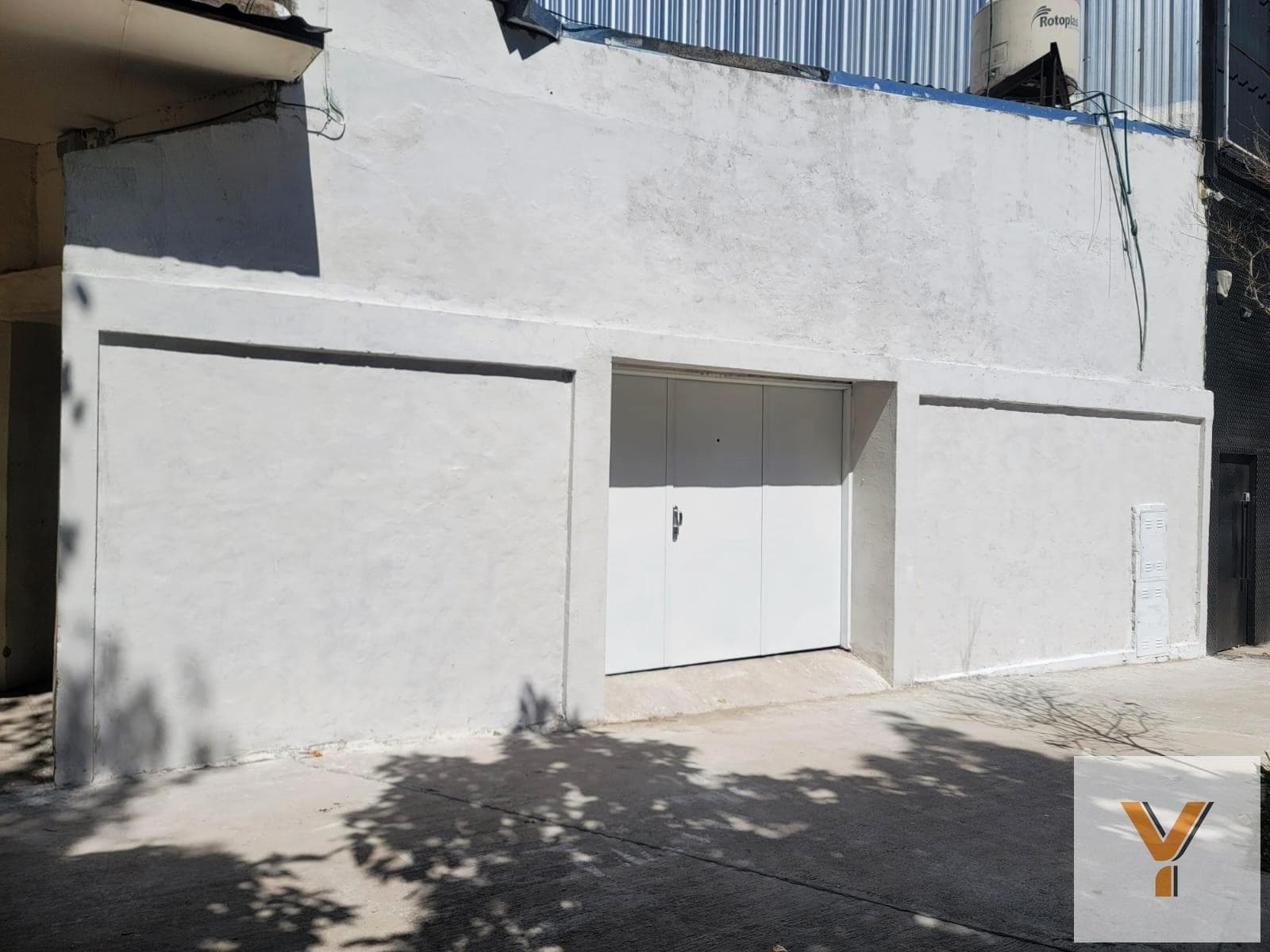 Warehouse for sale - 200 meters - Villa Luro.