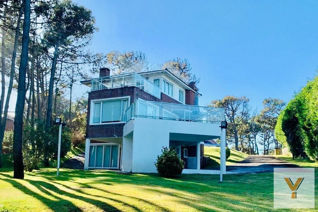 House for Sale - 5 Bedrooms, 4 Bathrooms - Pinamar