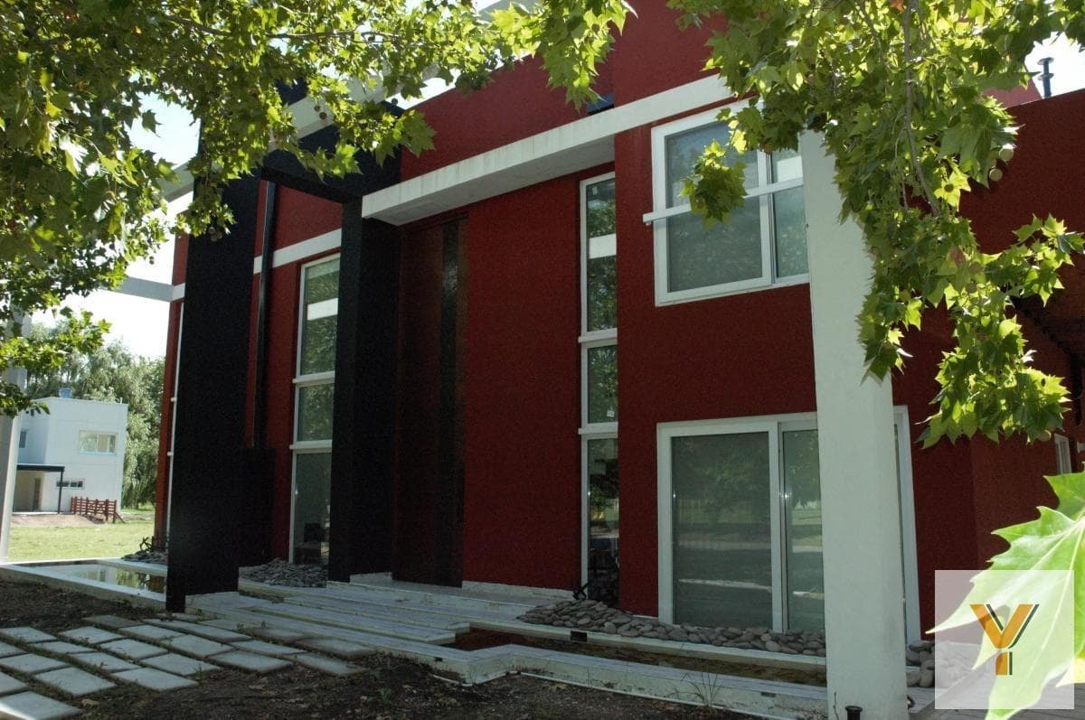 House for Sale - 4 Bedrooms, 3 Bathrooms - La Plata
