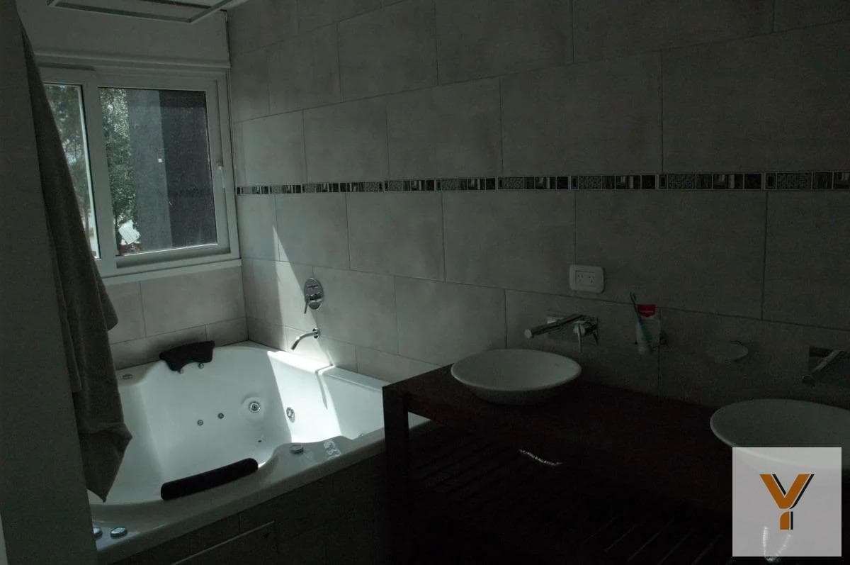 House for Sale - 4 Bedrooms, 3 Bathrooms - La Plata