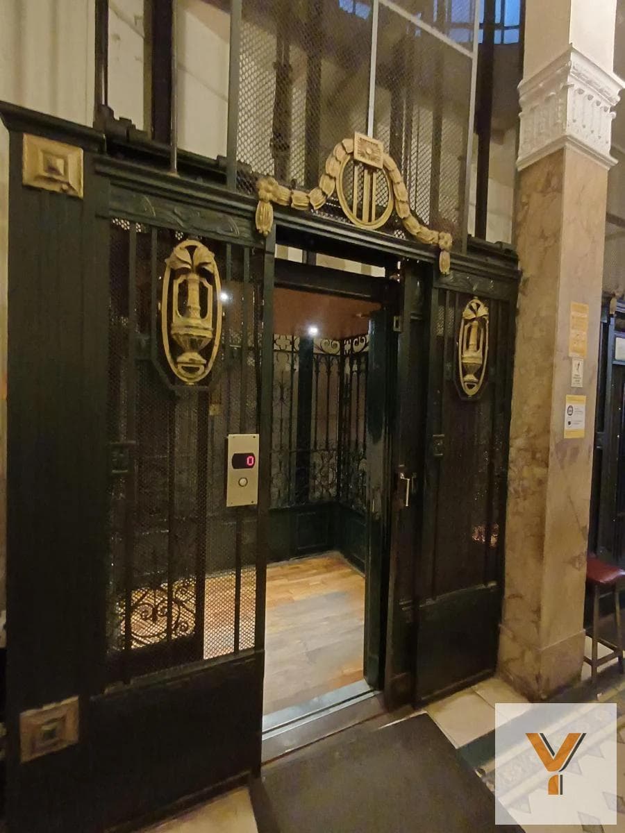 Office for Sale - 3 Rooms, 2 Bathrooms - San Nicolás