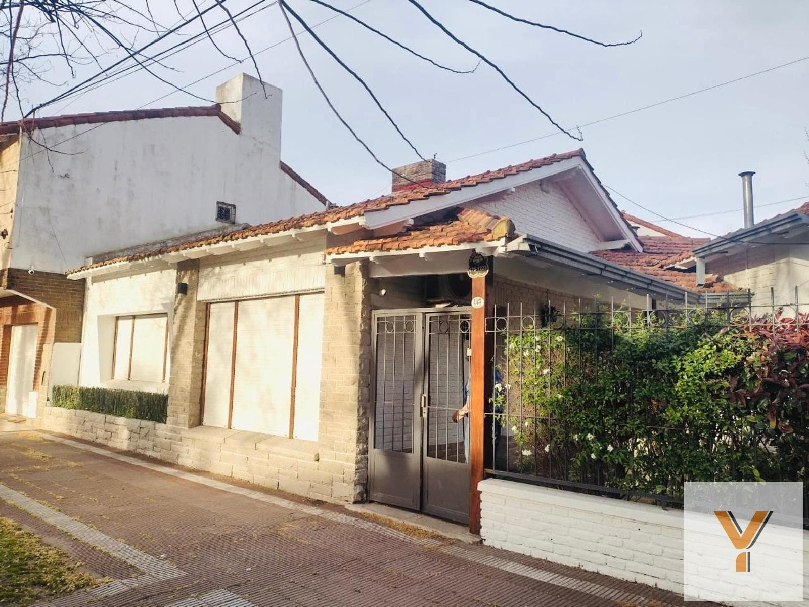 House for Sale - 3 Bedrooms, 2 Bathrooms - Miramar