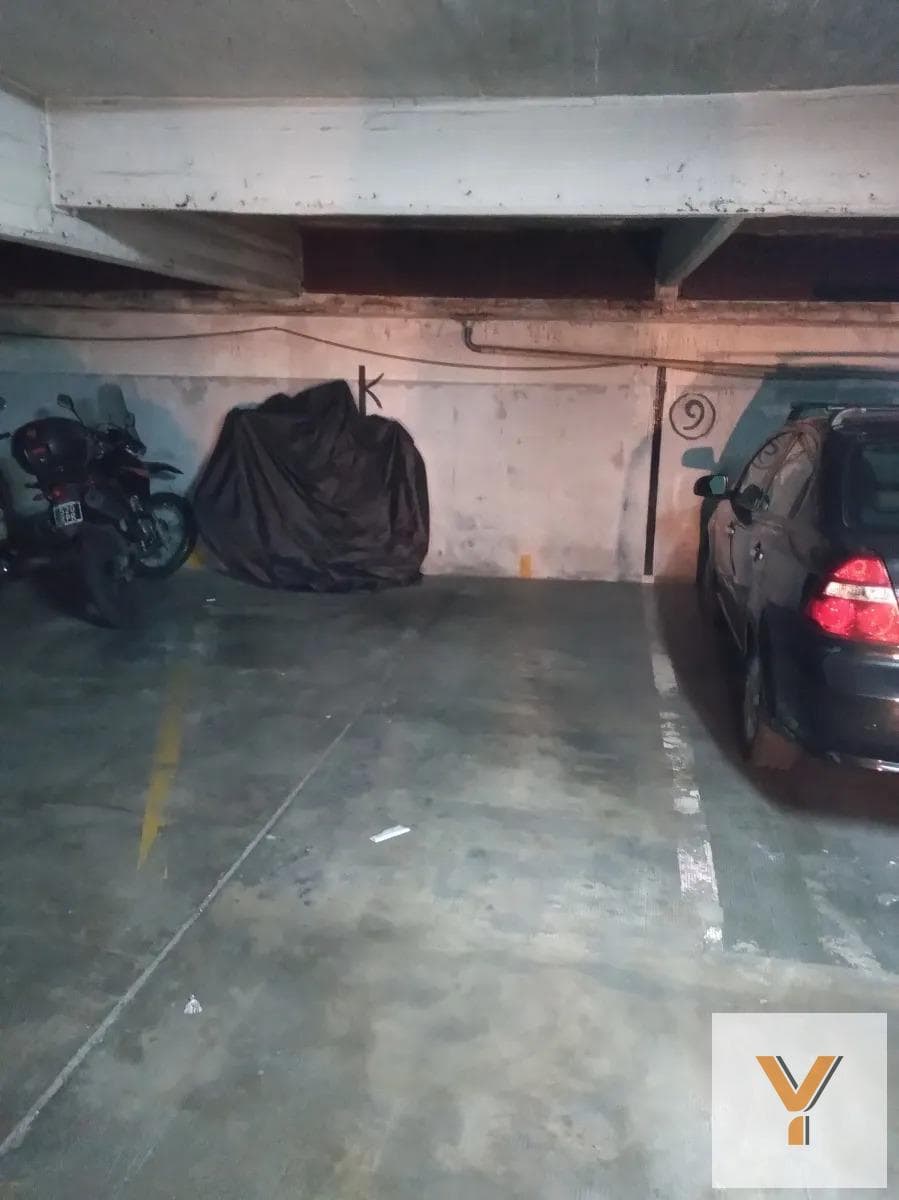 Garage for sale - 17 square meters - Abasto