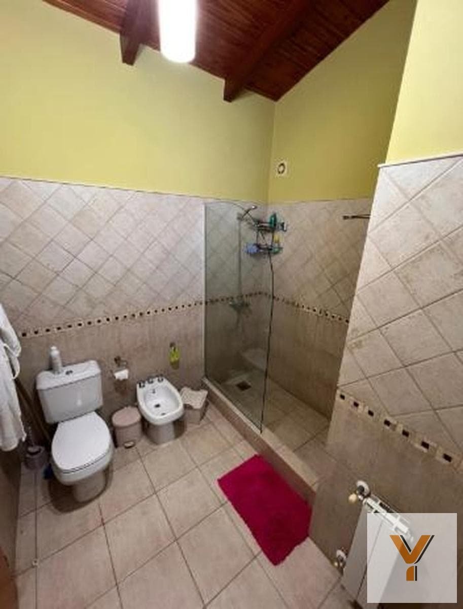 House for Sale - 4 Bedrooms, 4 Bathrooms - Funes
