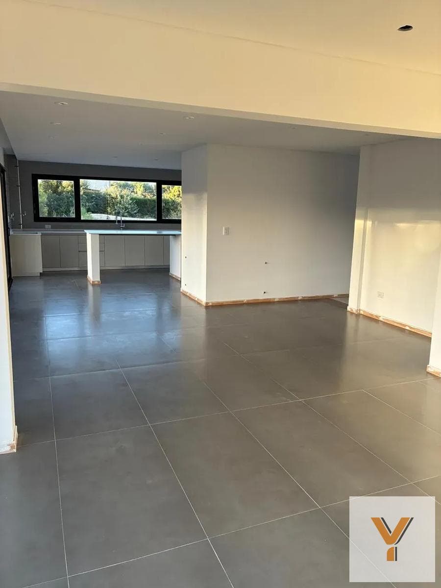 House for Rent - 4 Bedrooms, 3 Bathrooms - Pinamar